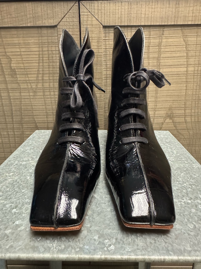 Super Fine Glory Laceup Ankle Boots